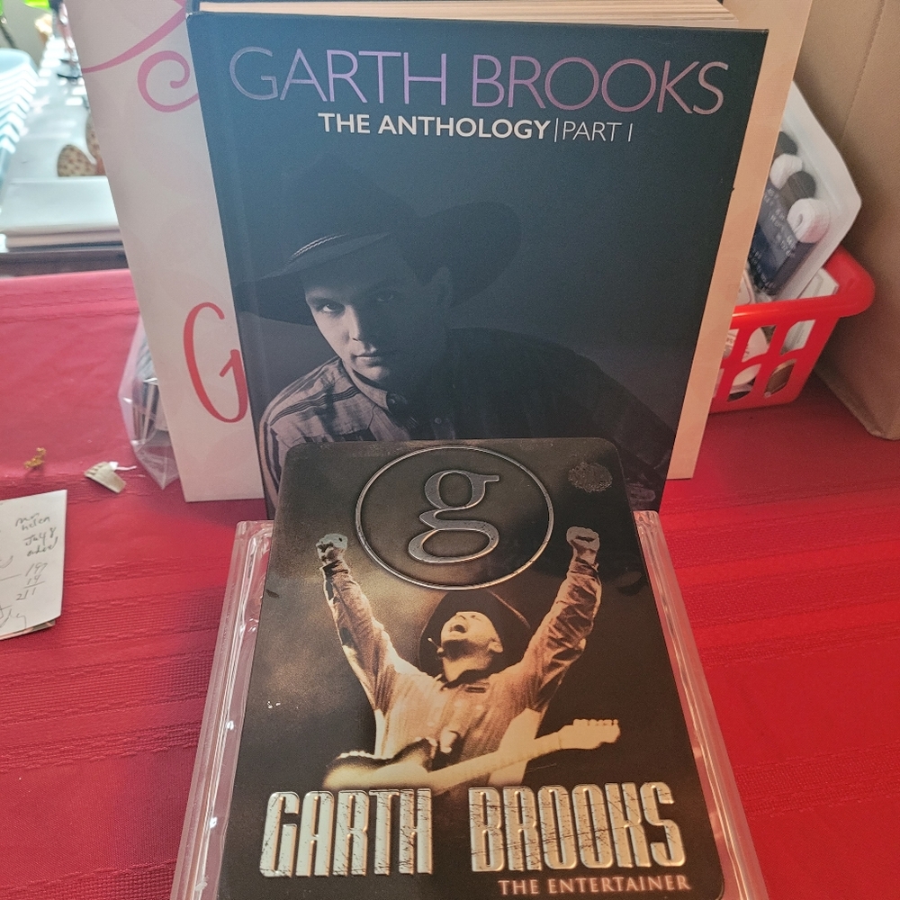 Garth Brooks set
